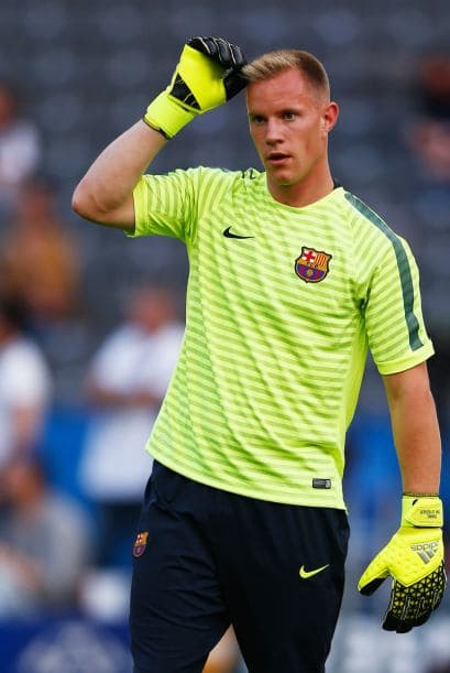 En el otro marco aparecerá al joven arquero del Barcelona, Marc-André Ter Stegen, quien ha tenido una brillante campaña en la Liga de Campeones salvo algunos partidos donde todavía no se ganaba la confianza de la tribuna del Camp Nou.