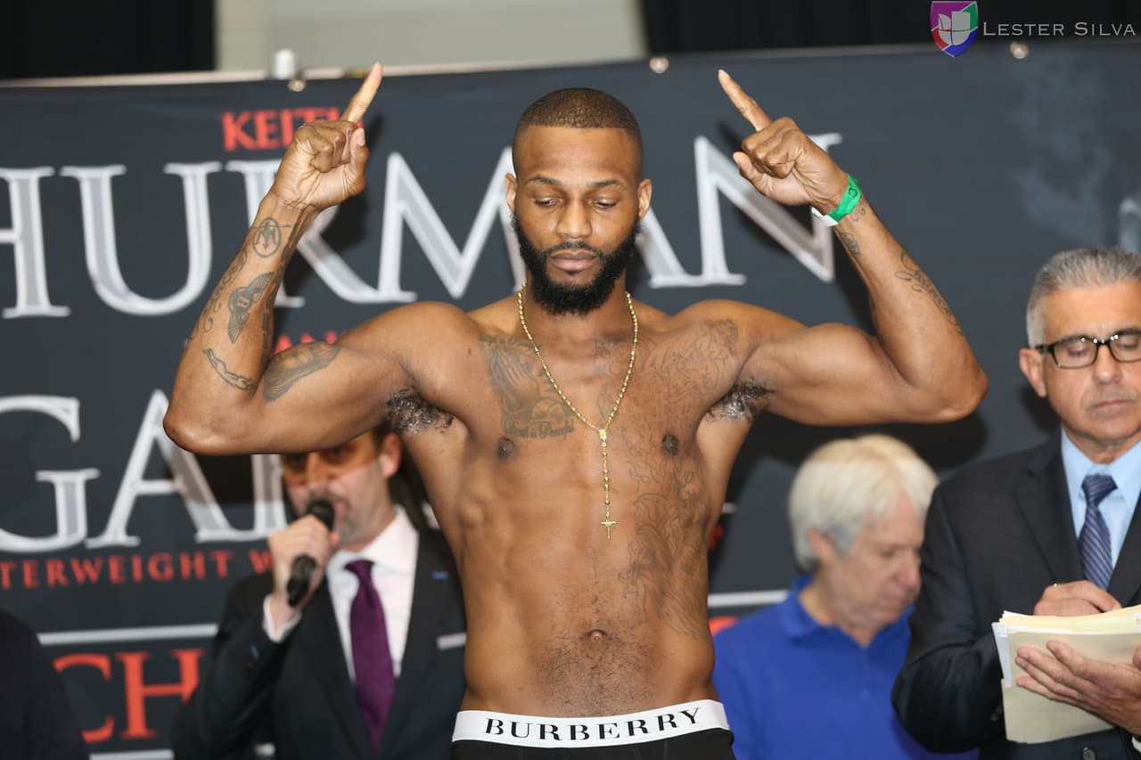 El excampeón mundial Chad Dawson, dio en la balanza 176 libras.