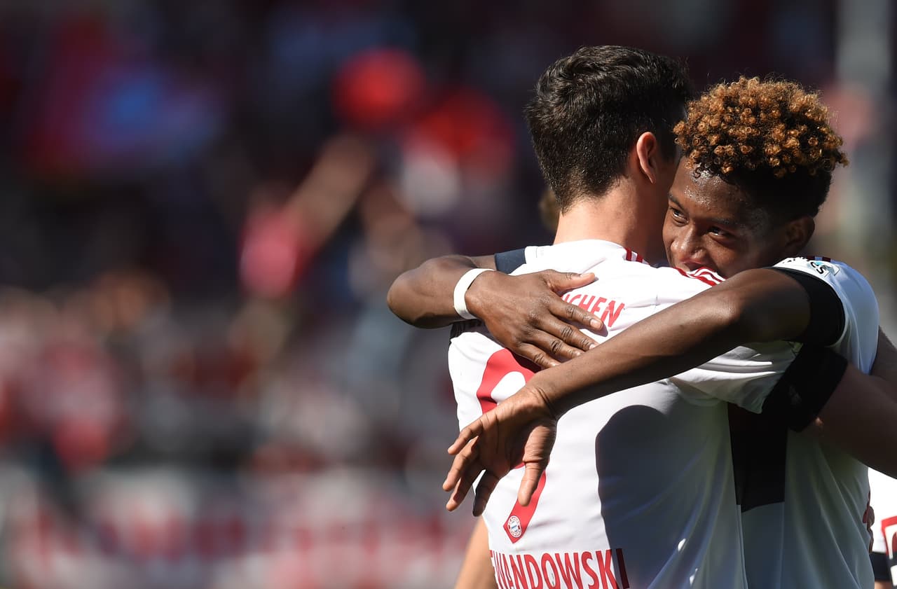 Los jugadores del Bayern celebraron su cuarto título en fila en Alemania.