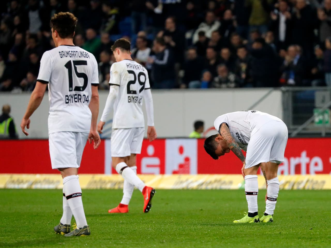Con 42 puntos el Bayer Leverkusen sigue sexto en la tabla de posiciones pero con su posición en riesgo hacia la UEFA Europa League, su próximo rival el RB Leipzig.