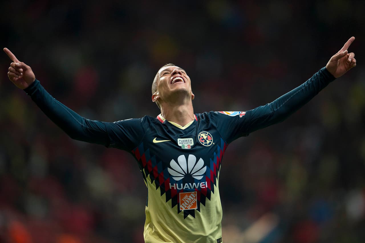 Con 10 hombres desde el minuto 25 y en calidad de visitante, las Águilas del América lograron una importante victoria ante los Diablos del Toluca.