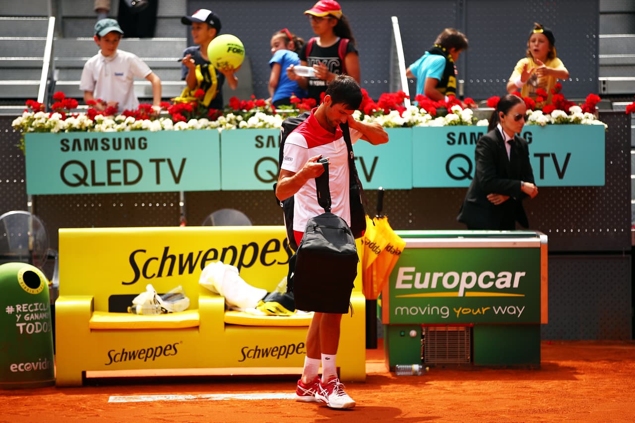 El serbio Novak Djokovic sigue sin volver a la senda de su buen juego y por ahora le toca resignarse a una eliminación más esta temporada.