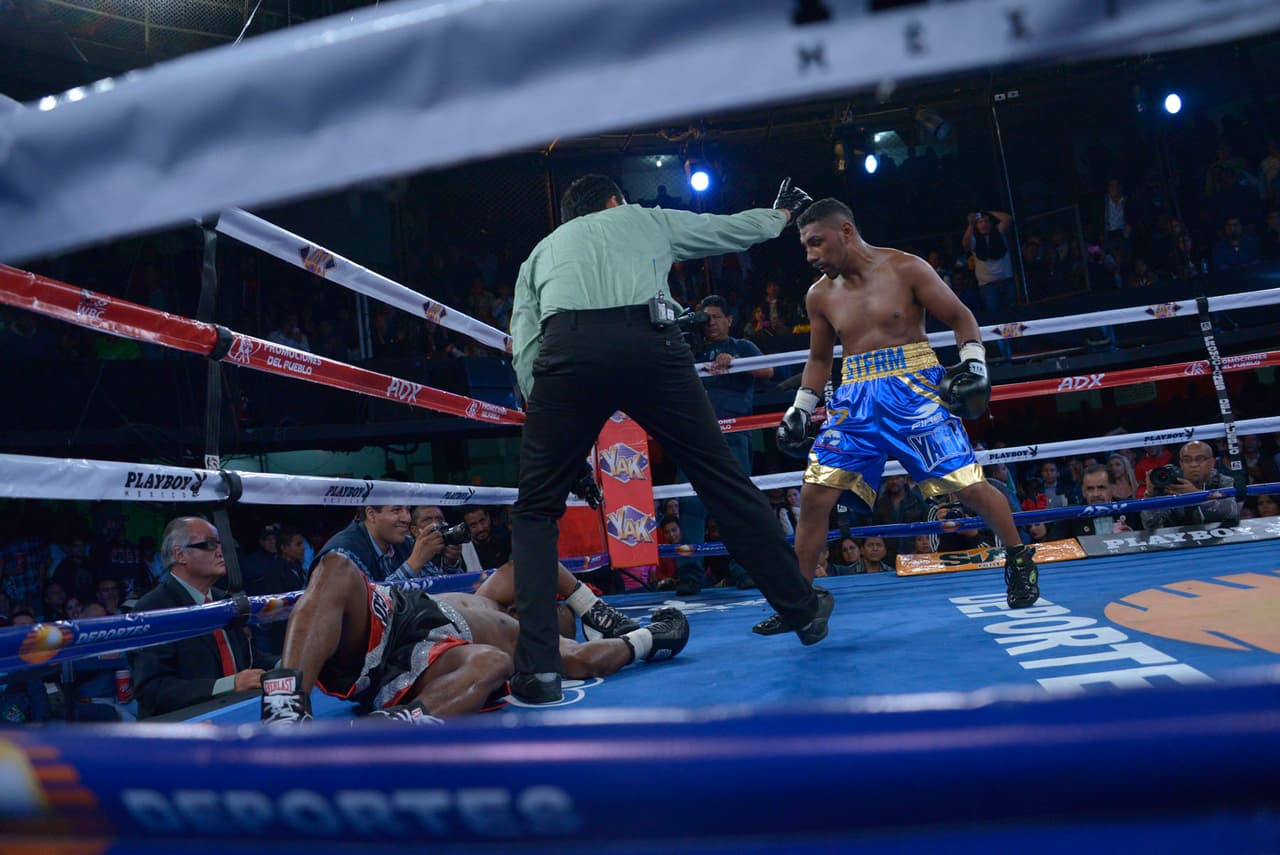 'Pantera' Saguilán noqueó a Buelvas.