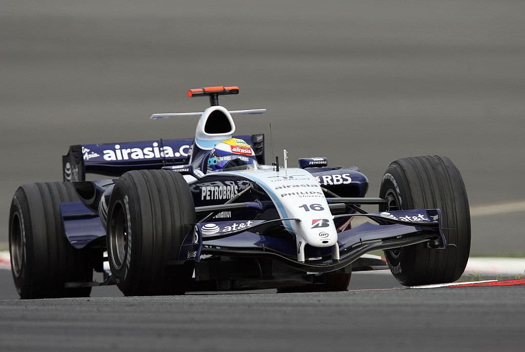 En
<b>2007</b>,
<b>Williams</b> presentó el
<b>FW29</b>, e inició su relación con Toyota para la provisión de motores. En esa temporada, Rosberg sumó puntos con más continuidad (siete de los 17 Grandes Premios del año). Su
<b>mejor resultado</b> fue el
<b>cuarto puesto</b> obtenido en Brasil, la última fecha.