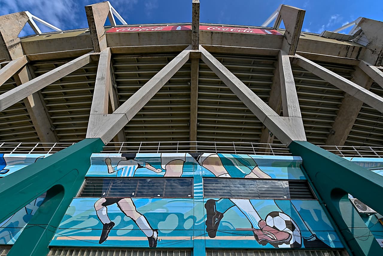 El estadio Mario Alberto Kempes en Córdoba es un escenario renovado, dispuesto y lleno de detalles para recibir el primero de los amistosos entre Argentina y México.
