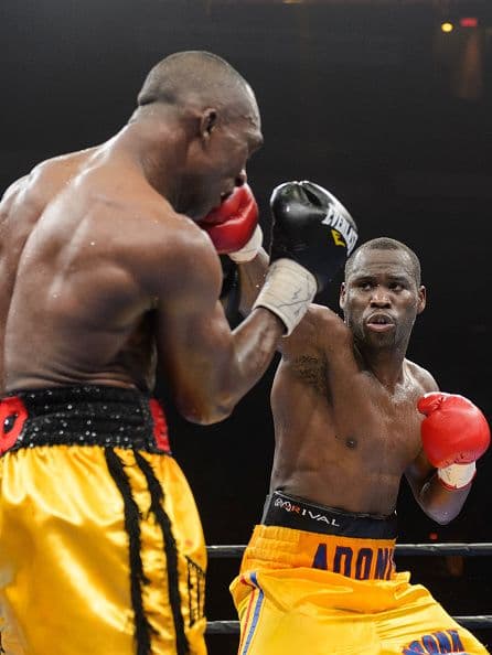 El 'Superman' por momentos 'jugó' arriba del ring con Bika.