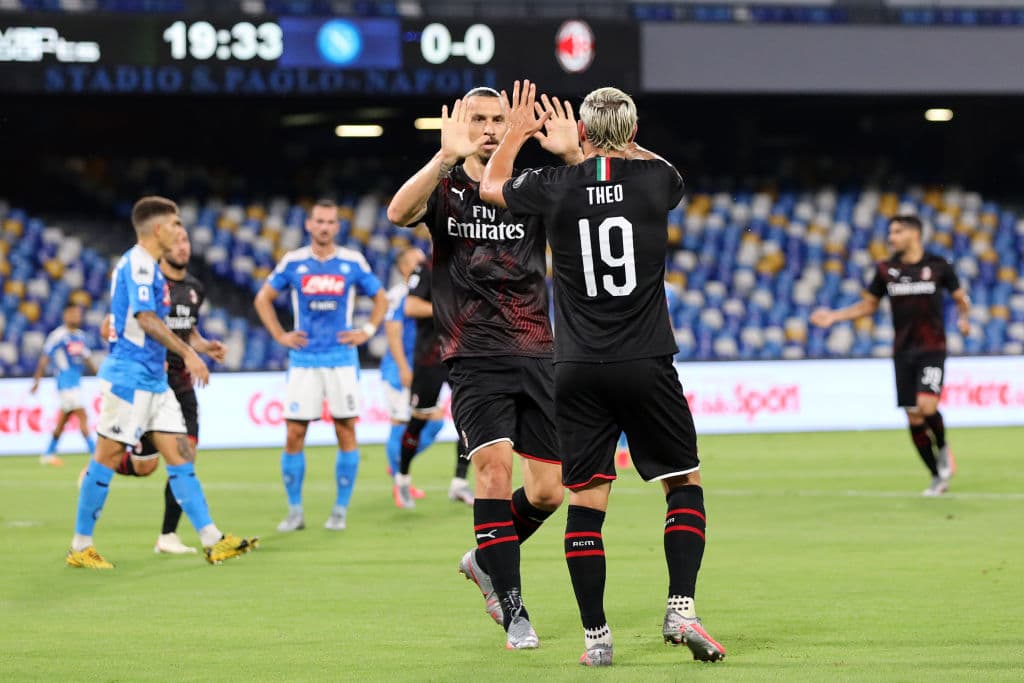 Theo hernández sube al ataque y en el momento que pisa el área, Ante Rebic lo nota y le pone un balón que el español manda a guardar en las redes con una gran bolea.