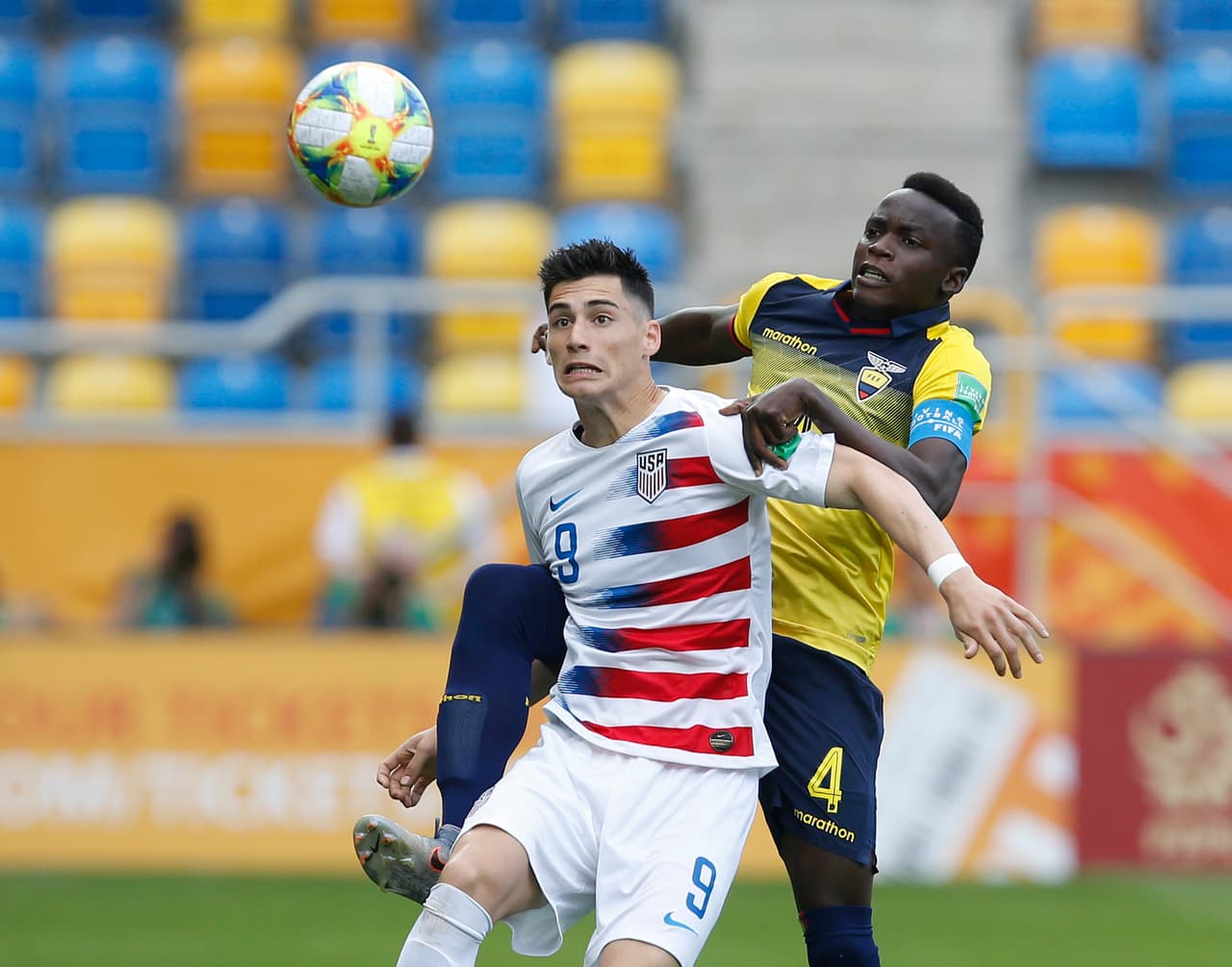 Sebastián Soto es un delantero de 18 años que pertenece al Hannover y que tiene 3 nacionalidades: chilena, mexicana y estadounidense. Tuvo buen participación en el Mundial Sub-20 con 4 goles en 5 partidos.