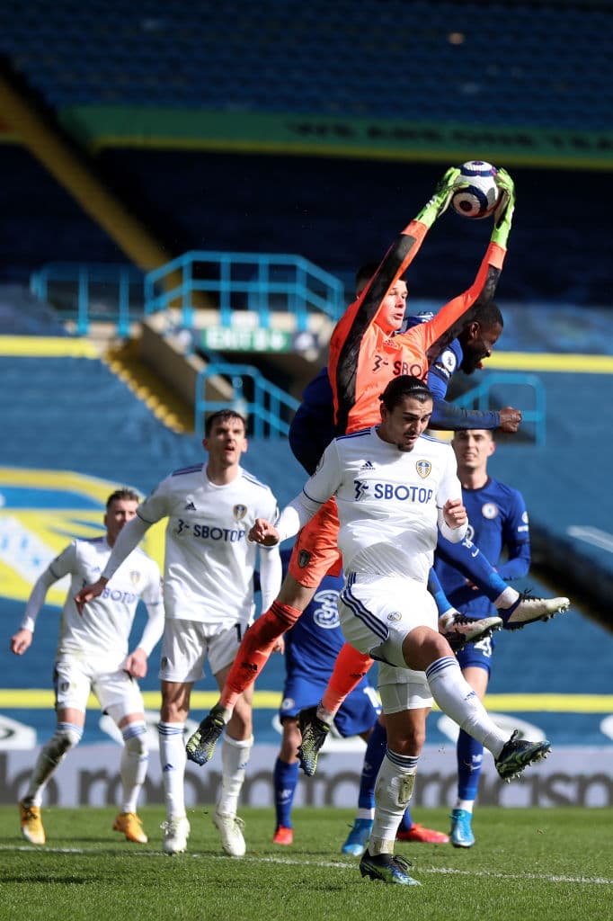 El Chelsea de Tomas Tuchel continúa invicto, pero el empate 0-0 frente al Leeds United tiene un sabor amargo para los Blues. El Chelsea se quedará en la cuarta posición de la tabla y el Leeds se sitúa en la onceava plaza.