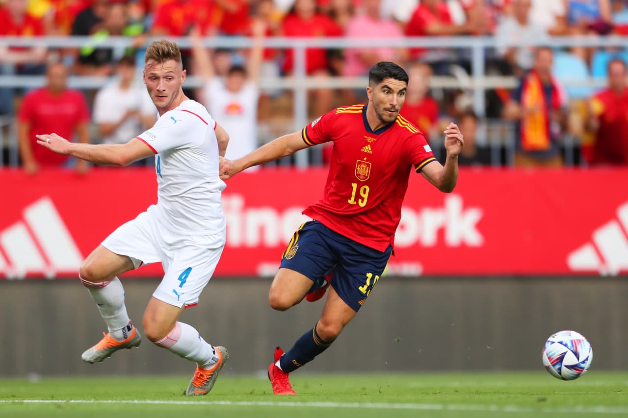 España se impuso sobre República Checa gracias a los goles de Carlos Soler y Pablo Sarabia.