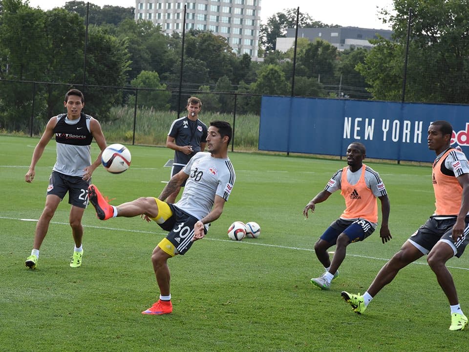 Gonzalo Verón fue presentado en los Red Bulls y está listo para debutar en el clásico