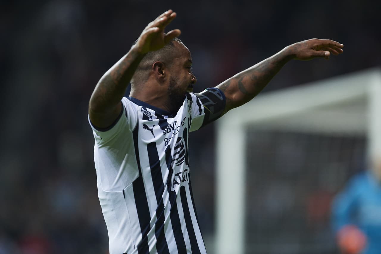 Pero el juego se destrabó en favor de los Rayados con una gran jugada que teji´´o Jesús Gallardo para habilitar a Pabón.