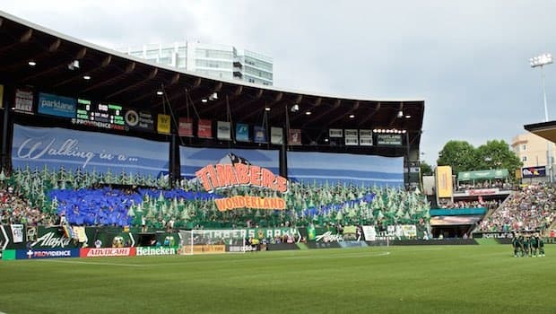 MEJOR TIFO: TIMBERS WONDERLAND | La famosa barra de los Portland Timbers, Timber Army, desplegó este monumental tifo en el Providence Park previo al Clásico Cascadia ante sus archirrivales de más de 40 años, los Seattle Sounders, el pasado domingo. Portland ganó por 4-1.