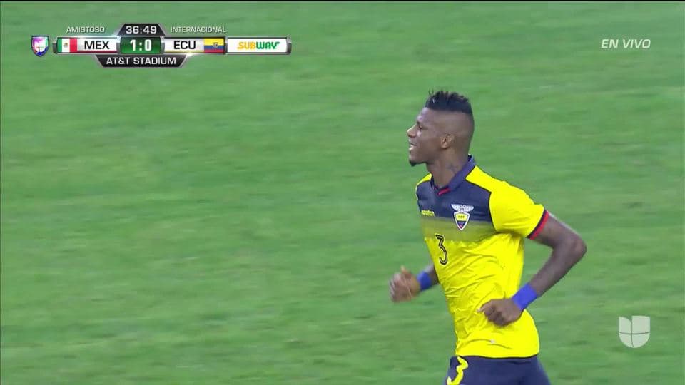 Tiro desviado de Arturo Mina