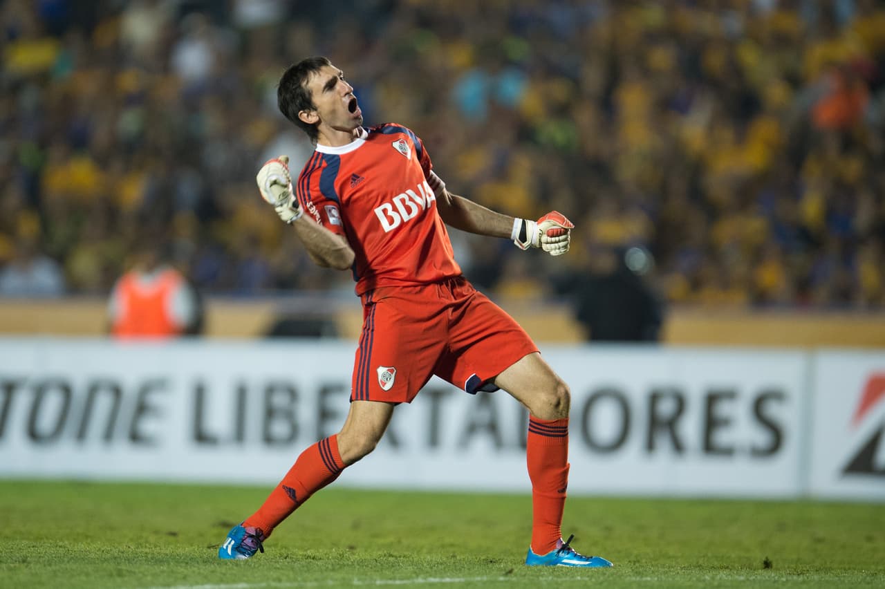 Marcelo Barovero llega con un gran cartel a Necaxa procedente de River Plate. El argetino llega a los Rayos para ayudarlos a evitar el descenso.