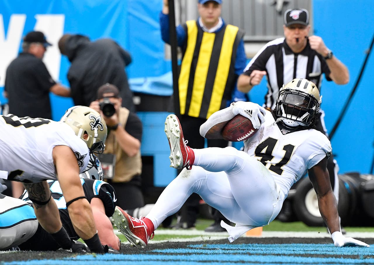 New Orleaans vence 42-10 a los Panthers y espera una derrota de los 49ers para descansar la primera semana de Playoffs.