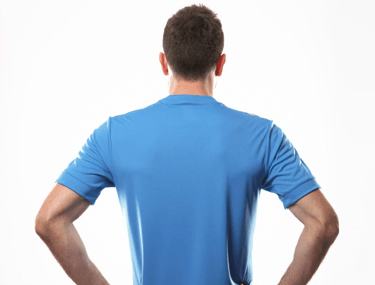 La simpleza del azul de visitante alrededor de todo su uniforme contrasta con el tradicional rojo que utiliza el equipo escocés.