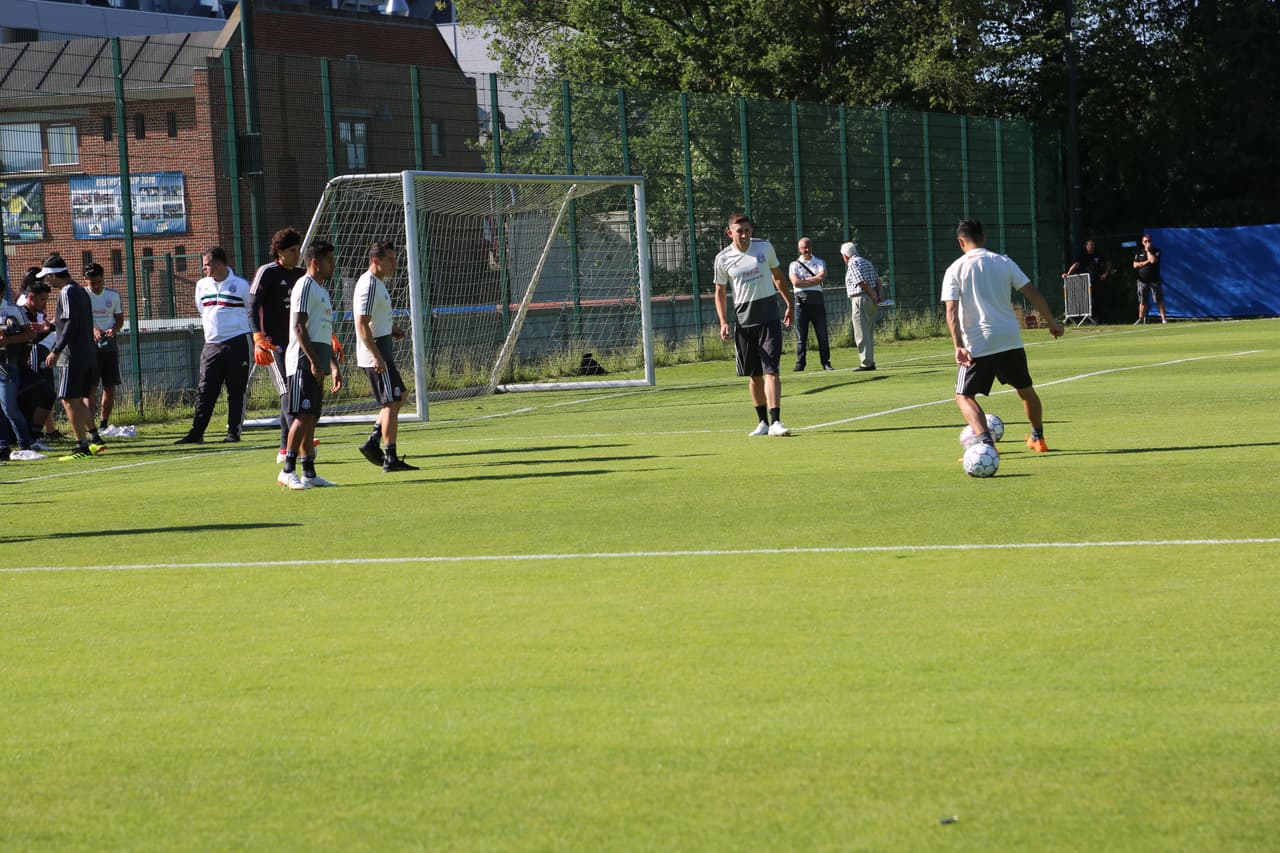 El plantel busca estar a punto para su primer partido en el Mundial contra Alemania en el Grupo F.