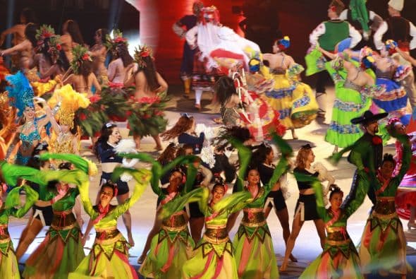 Los XVII Juegos Panamericanos quedaron inaugurados con una espectacular ceremonia y el desfila de las 41 naciones que participaran en Toronto, Canadá.