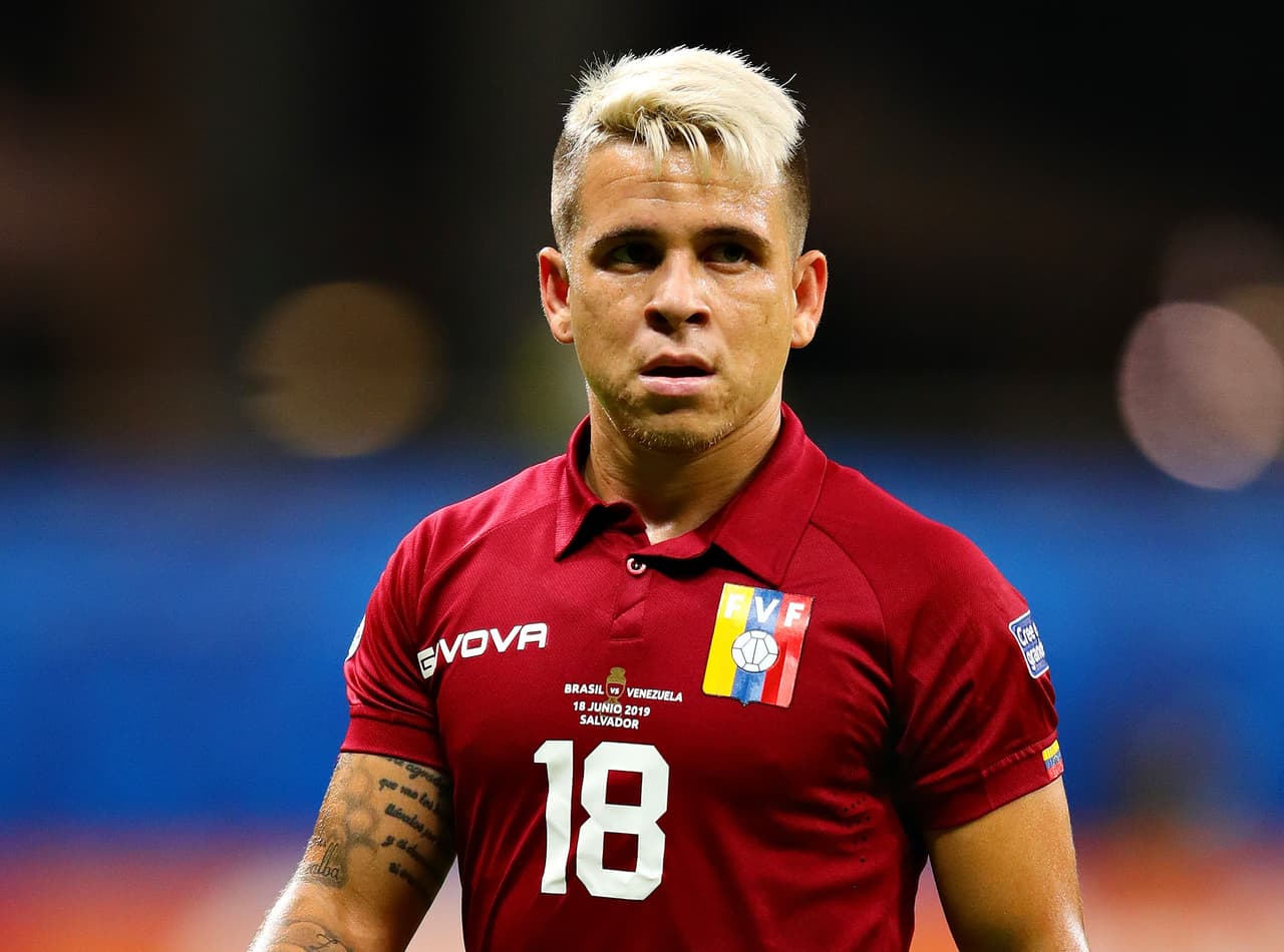 Yeferson Soteldo de Venezuela durante el partido contra Brasil en la Copa America 2019 en la Arena Fonte Nova el 18 de junio en Salvador, Brasil.