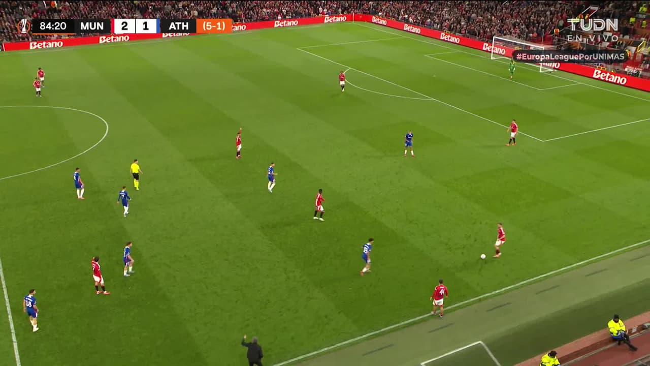¡GOL!  anota para Manchester United. Rasmus Højlund