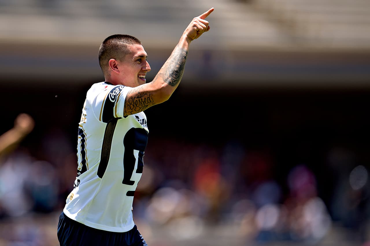 Delantero: Nicolás Castillo (Pumas) - 15 puntos