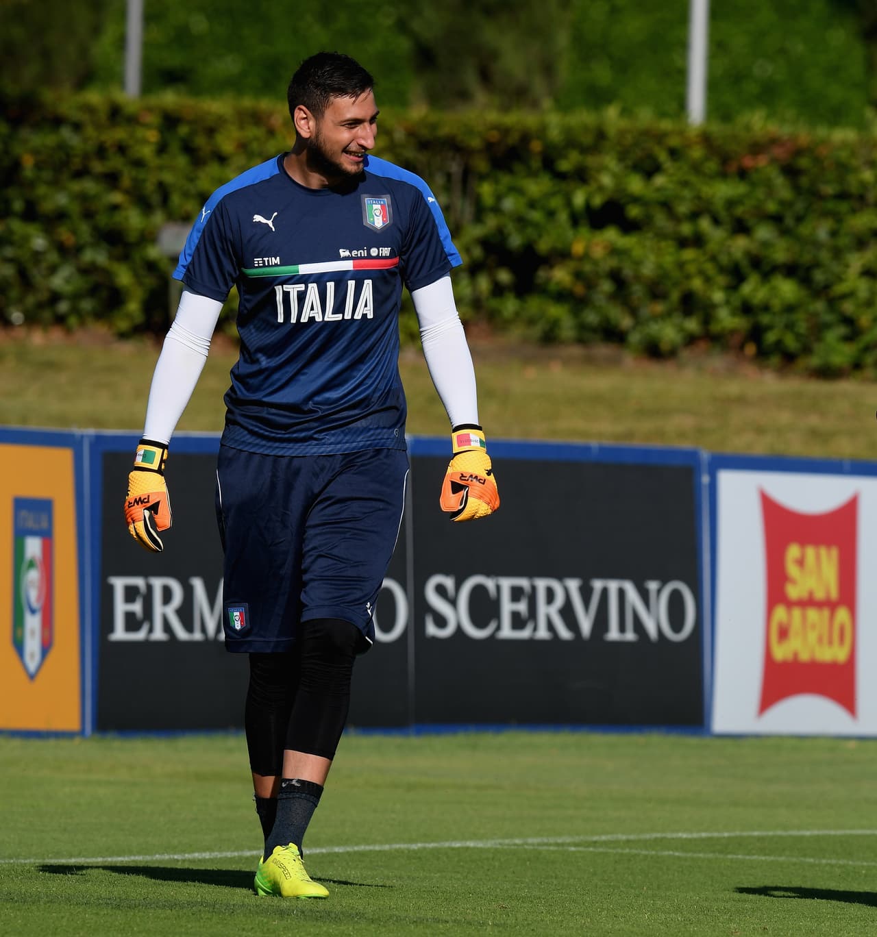 FLORENCE, ITALY - JUNE 04: Gianluigi Donnarumma of Italy smiles during the training session at Coverciano at Coverciano on June 04, 2017 in Florence, Italy. (Photo by Claudio Villa/Getty Images)