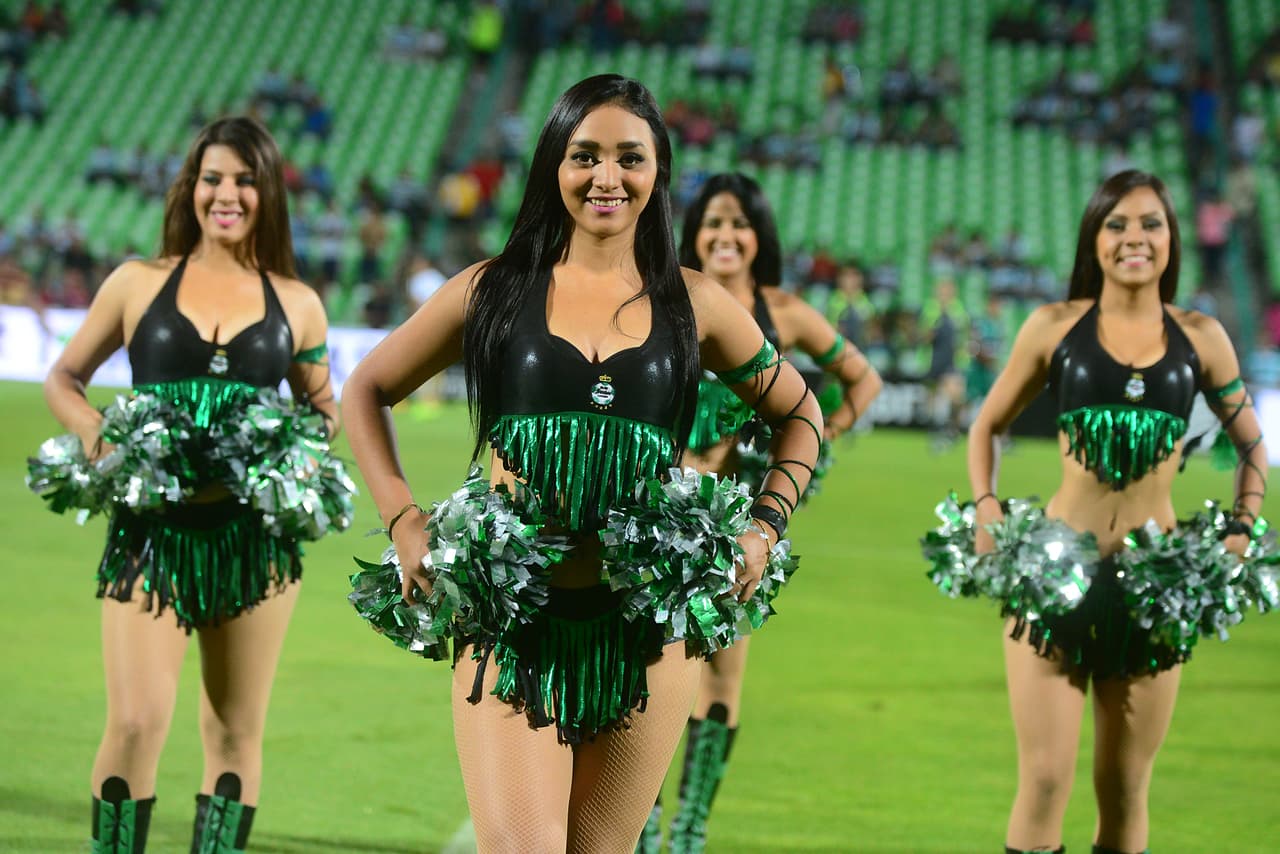 La belleza de las porristas en la fecha 7