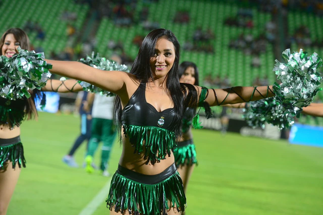 La belleza de las porristas en la fecha 7