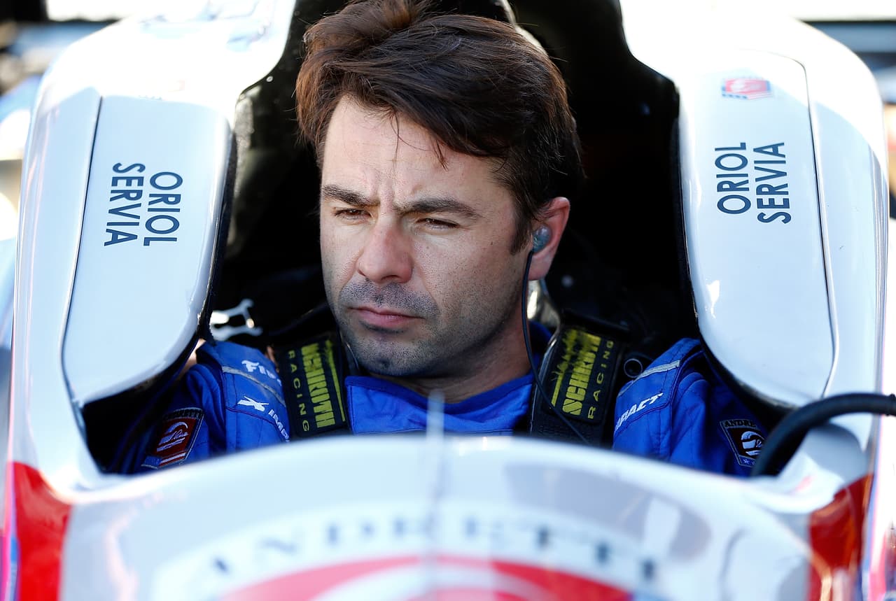 Un día después la Indy Car perdió a uno de sus pilotos, Justin Wilson, piloto británico de 37 años, quien tras sufrir un accidente durante una carrera falleció en un hospital de Pensilvania (Estados Unidos) luego de permanecer en estado crítico varias horas a causa del percance.