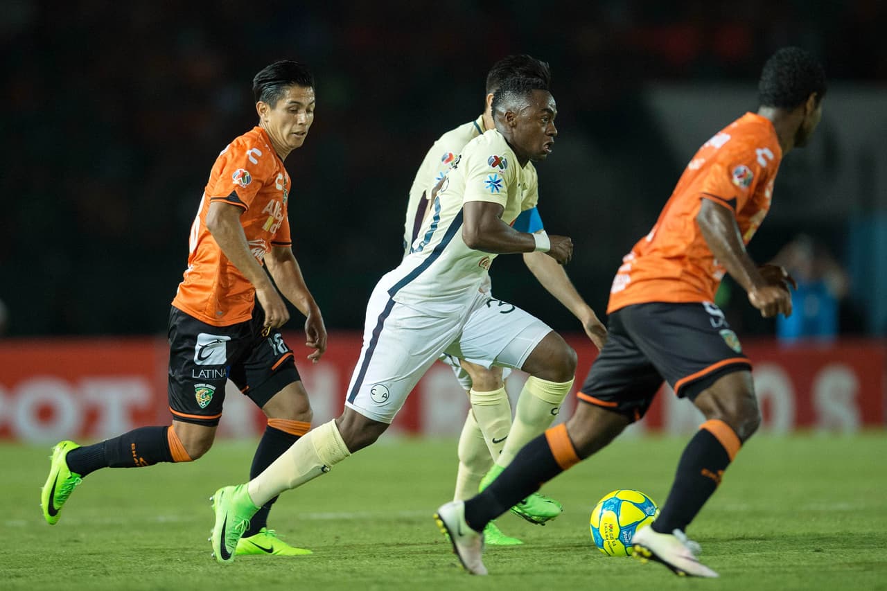 Actualmente, aunque aún no se concreta el fracaso como tal, el inicio del América en el Clausura 2017 es lamentable. Suma tan solo 11 puntos y ha ganado 3 partidos de 9 que ha jugado - Jaguares de Chiapas 2-0 América (Jornada 5)