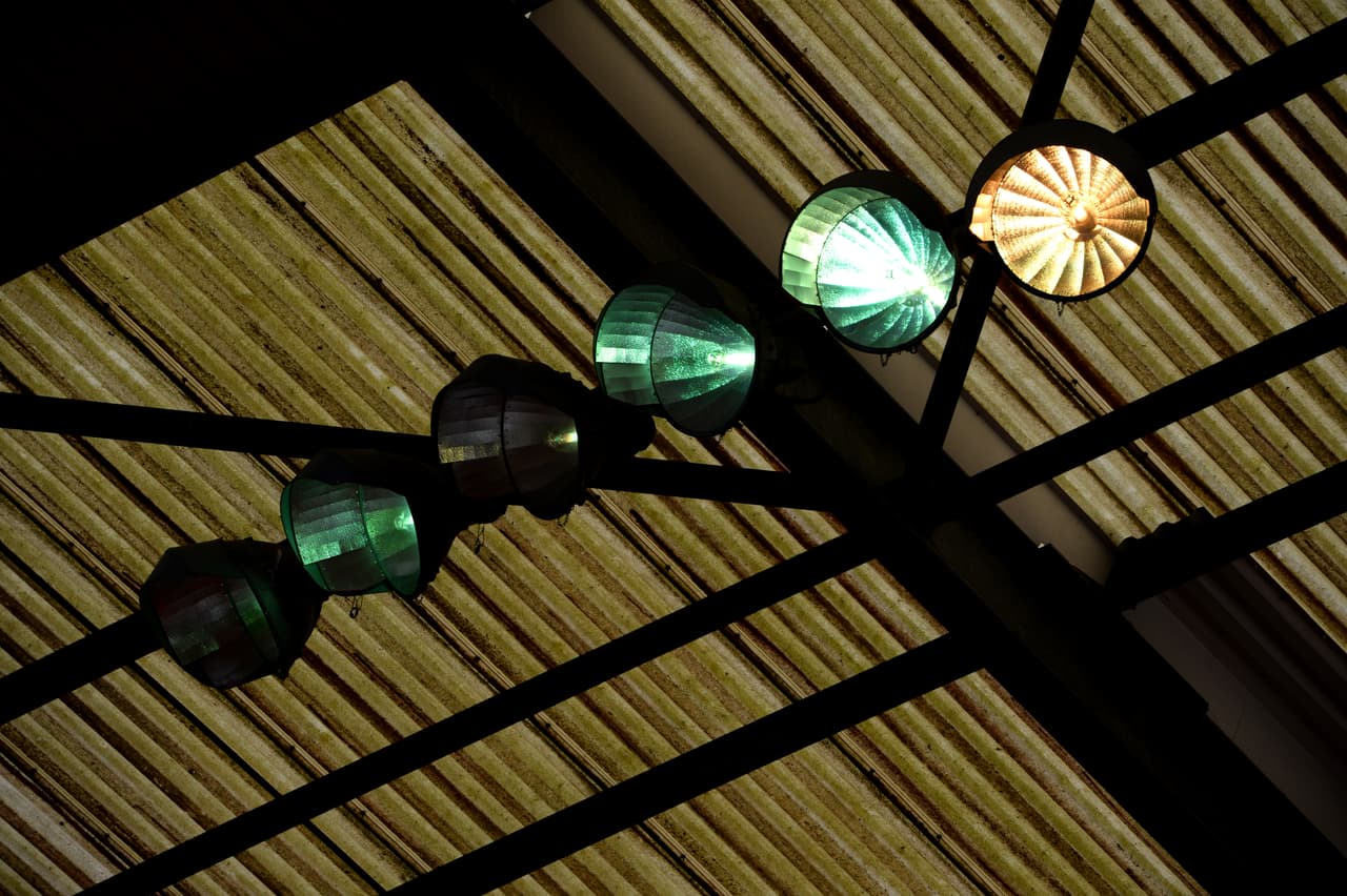 Fallas en la electricidad impidieron que comenzara el juego pactado dos horas antes, cuando estaba previsto.