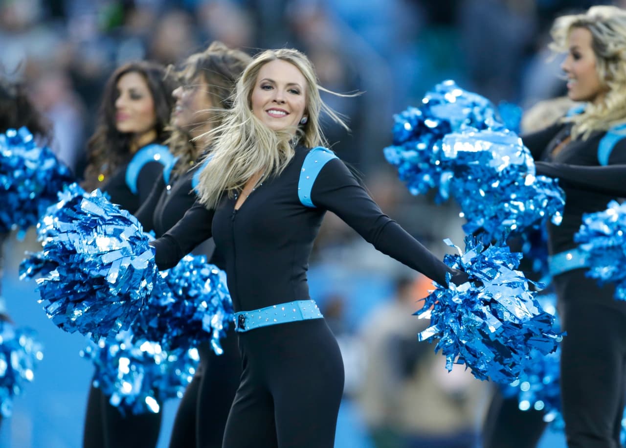 Ella es Madelyn, sexy Top Cat que se irá al Pro Bowl en Hawaii. Checa lo mejor de ella en la temporada.