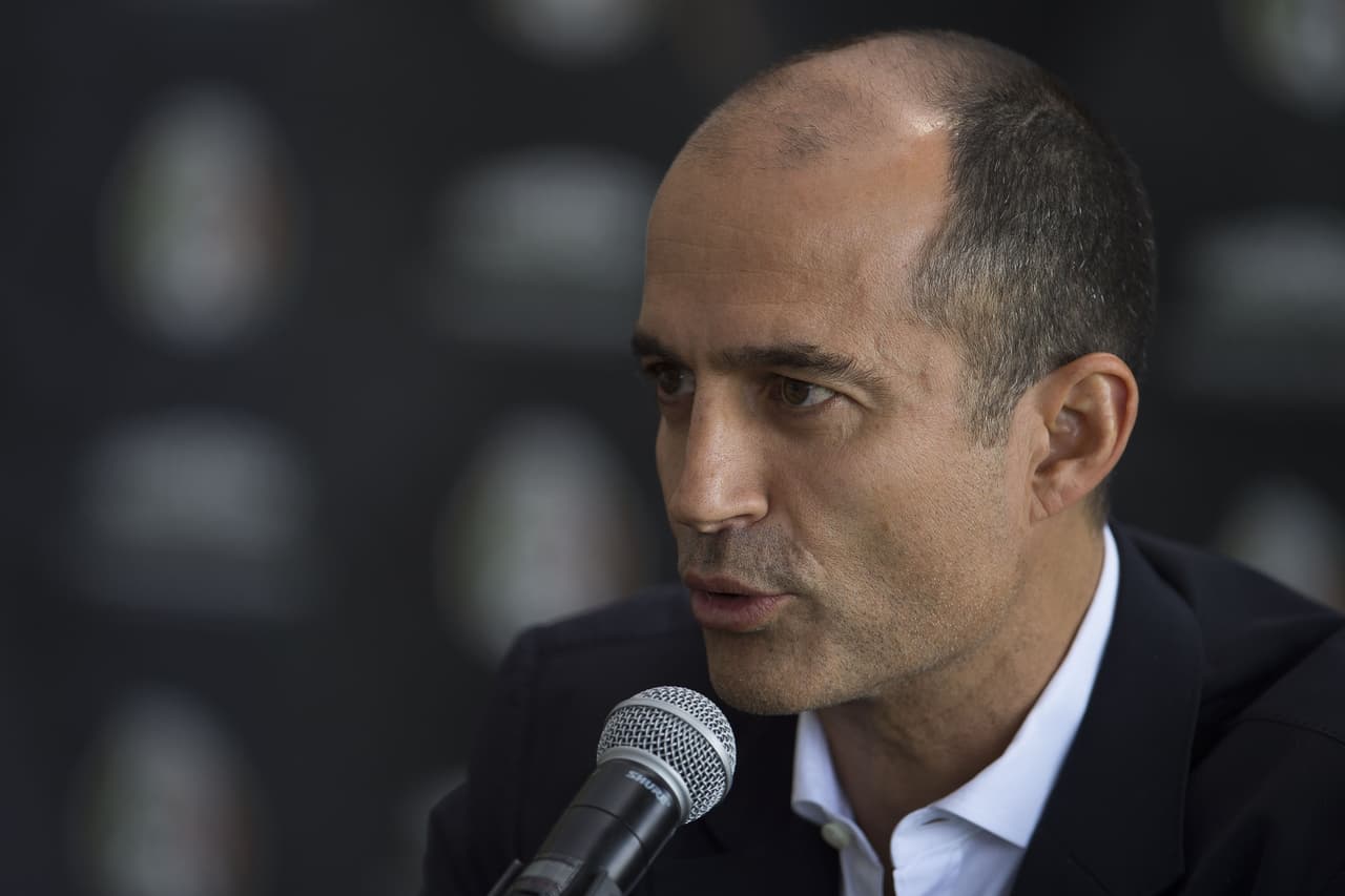 El director general deportivo de la Federación, Guillermo Cantú, afirmó que tras hablar con Osorio "no hemos decidido qué camino tomar" y subrayó que el DT no ha rechazado continuar.