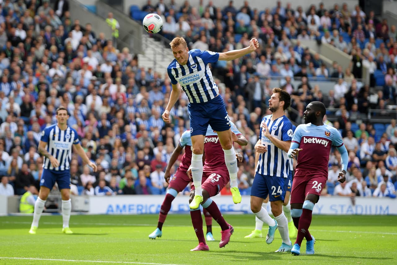 Chicharito anota y West Ham empata ante el Brighton.