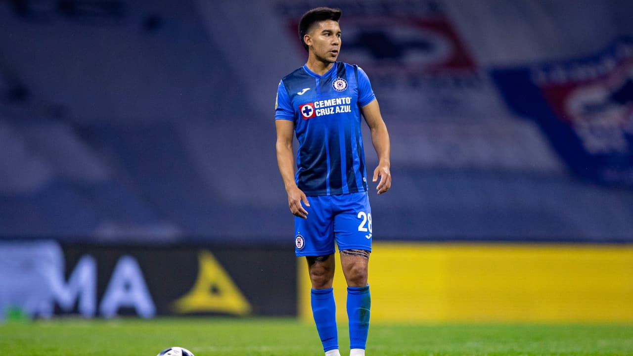 'Pol' Fernández se va a Argentina con futuro incierto en Cruz Azul