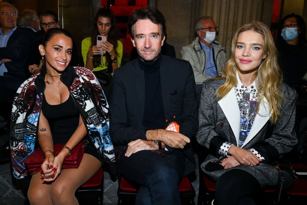 Durante el desfile, la argentina estuvo con Daniella Semaan, esposa de Cesc Fábregas, excompañero de Messi en el Barcleona.