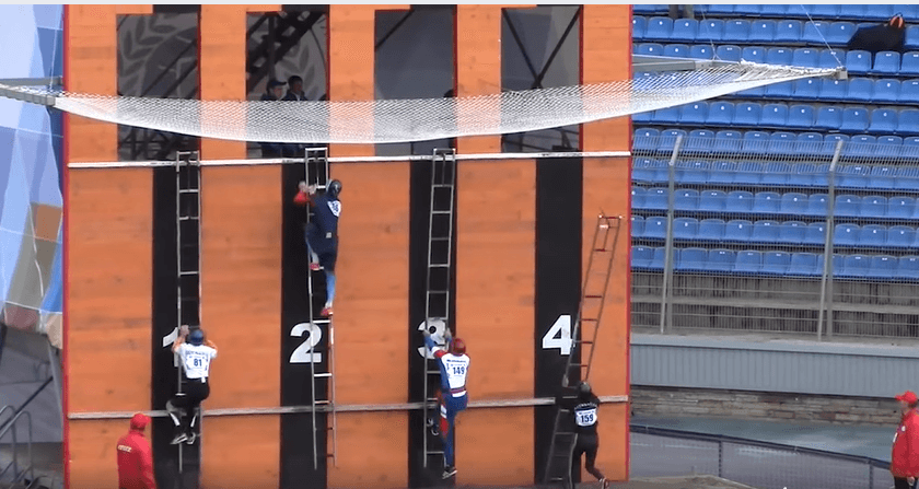 Este deporte es una auténtica disciplina de competición en Estados Unidos. Por lo general se lleva a cabo entre los cuarteles de bomberos.