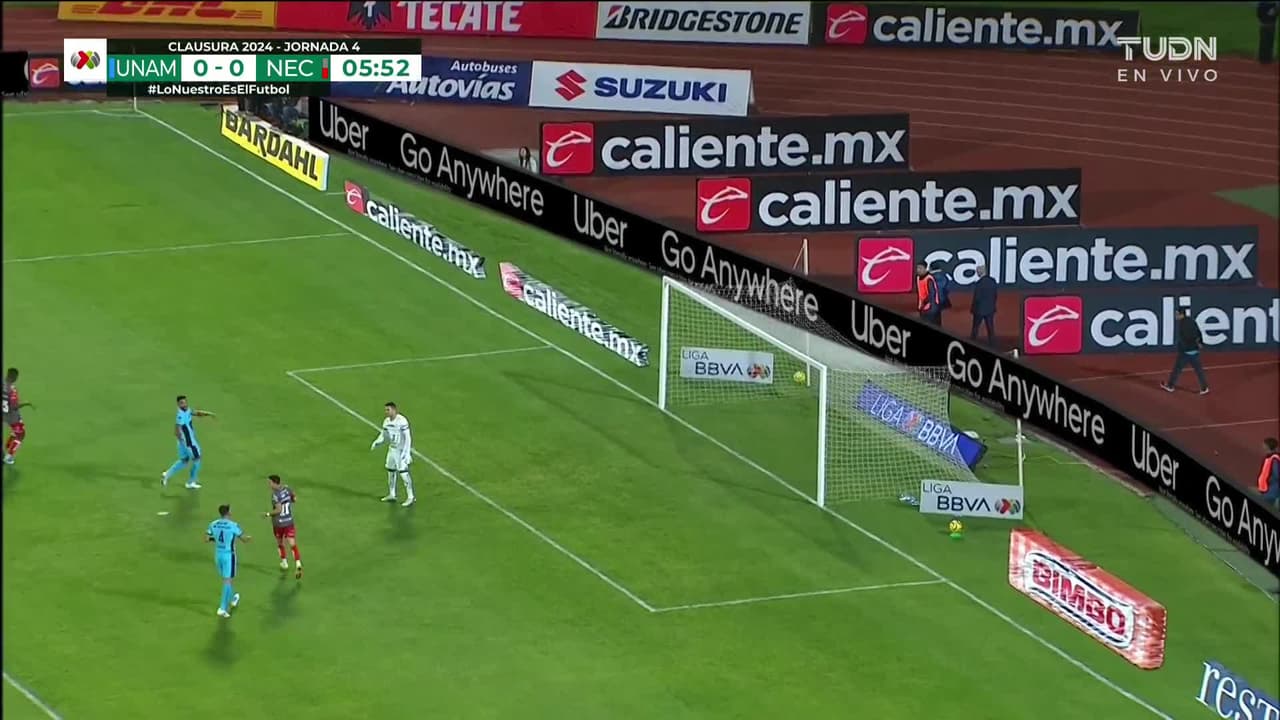 ¡TIRO ATAJADO! disparo por Édgar Méndez.