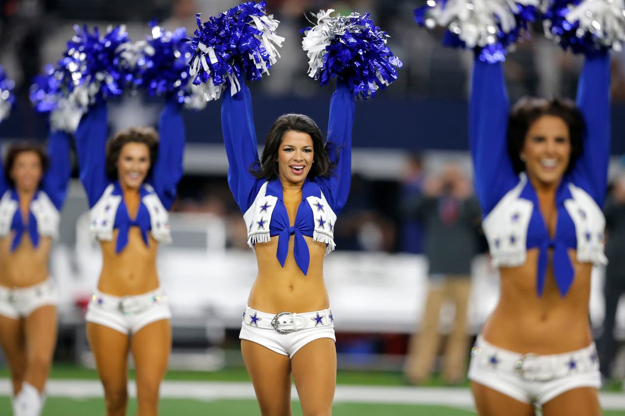 Cada una de ellas deleitó a los fans de la NFL con su belleza y carisma, checa las mejores tomas de las cheerleaders de la NFL en la Semana 12.