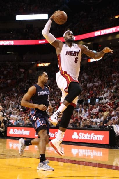 El jugadore de los 'Cavs' tuvo; 10 Velocidad, 10 en Fuerza, 10 en Agilidad y 10 en Resistencia; pera tener un promedio de 10 y convertirlo en el atleta que está en mejor forma. Según 'Sport Illustrated`.