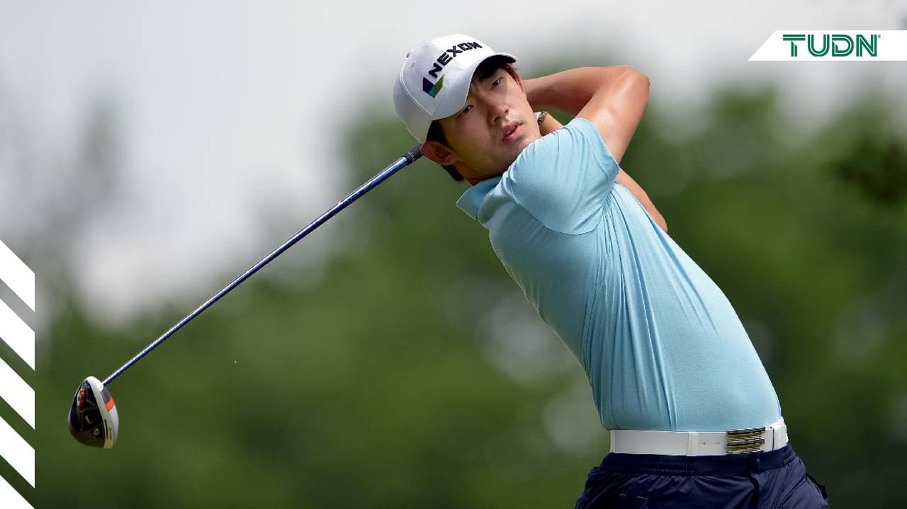 Suspenden a golfista por mostrar dedo medio a fans