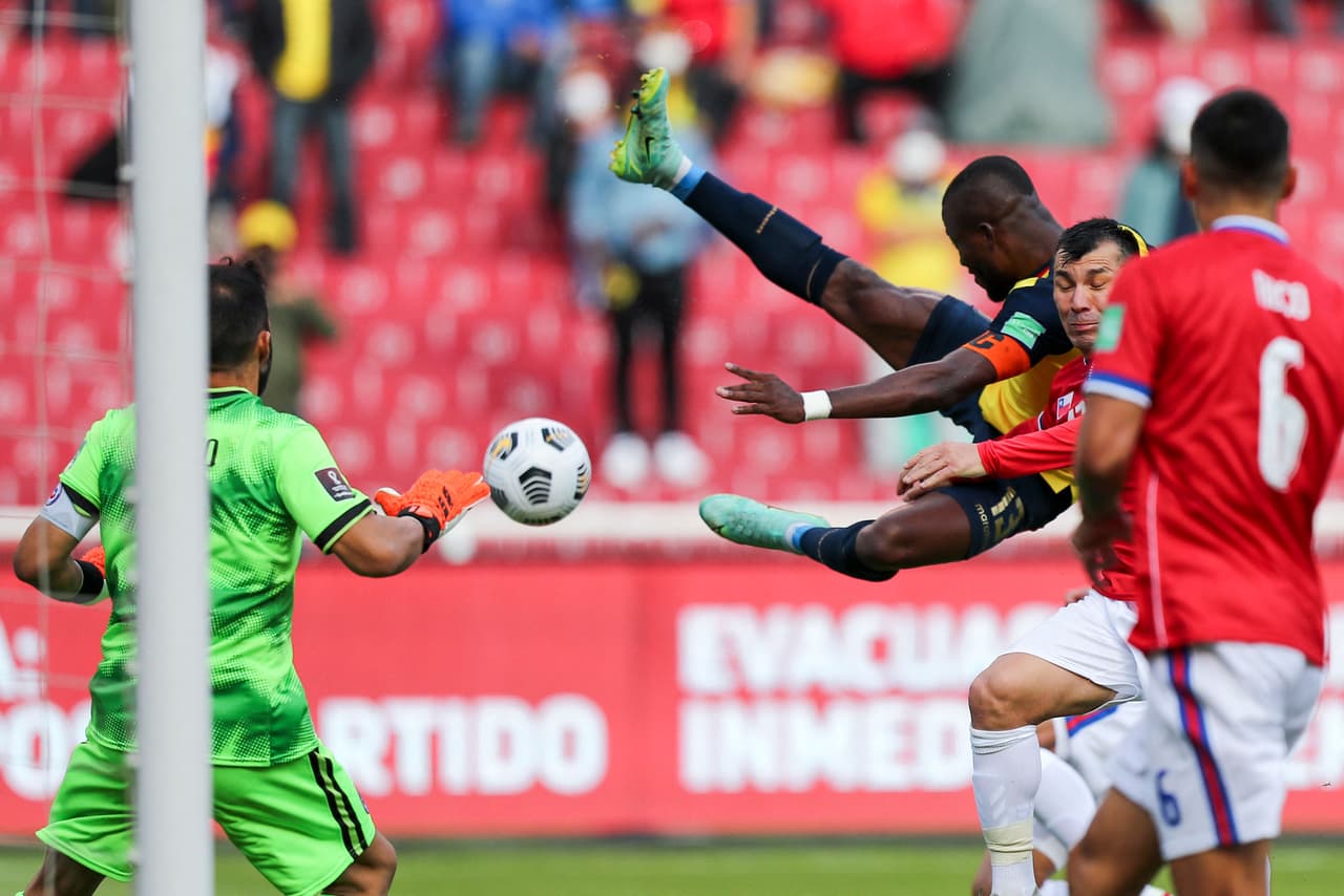 Chile tuvo un hombre más en la parte final del encuentro pero no encontró la llave para abror la portería de Ecuador.