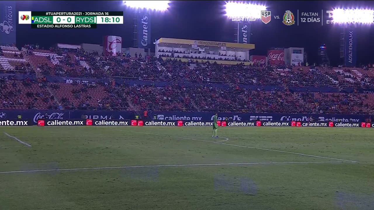 ¡TIRO ATAJADO! disparo por Jesús Gallardo.