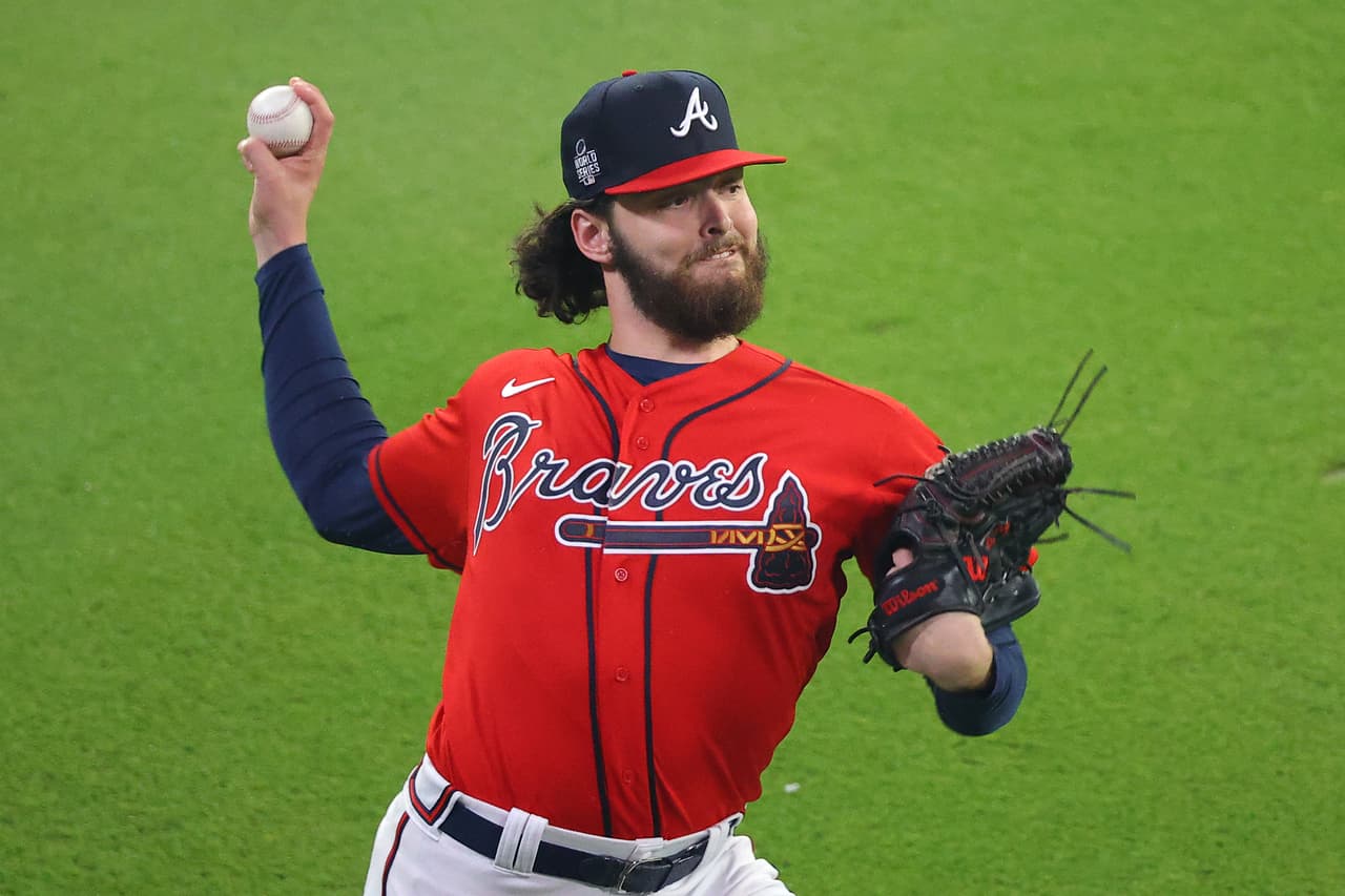Por parte de los locales Braves, Ian Anderson subió al montículo; los visitantes Astros arrancaron con Luis García.