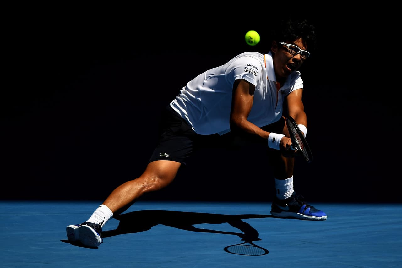 Chung flaqueó y permitió que el segundo set se definiera por 'tie break', aunque supo sortearlo bien y se llevó esa manga 7-6 (5).