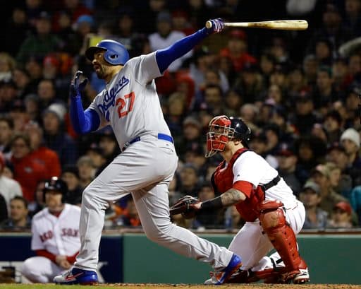 Pero en el cuarto capítulo los monarcas de la Liga Nacional contestaron. Matt Kemp dio batazo por el central que se convirtió en fly de sacrificio, llevando a David Freese para igualar 1-1 la pizarra.