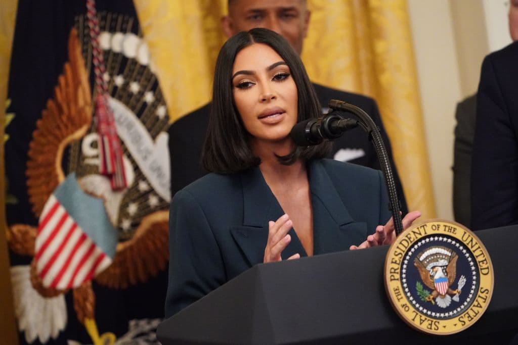 Kim Kardashian ha superado otro obstáculo en su búsqueda poco convencional para convertirse en abogada.