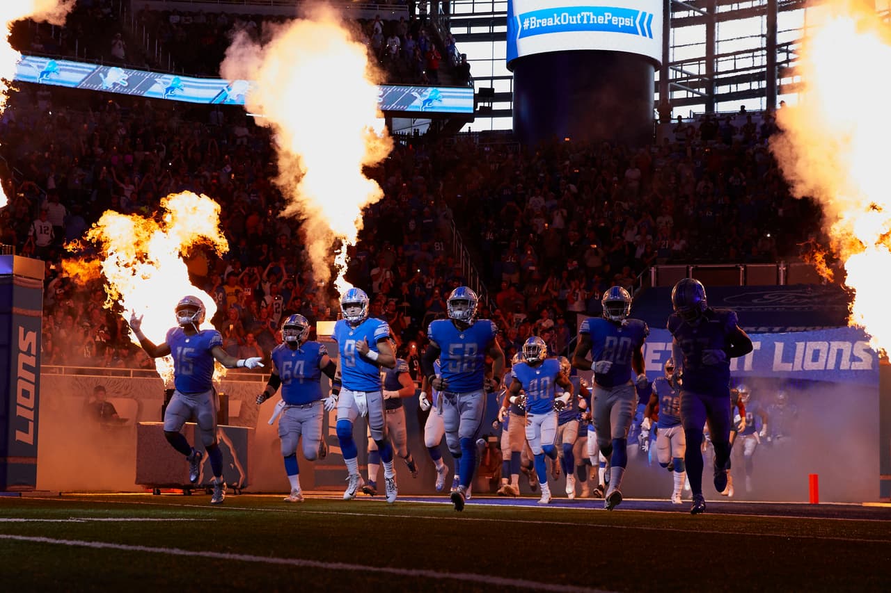 DETROIT LIONS 
<br>Llegan con una renovada imagen y ganas de seguir siendo un caballo negro en la postemporada. El año pasado se metieron a los playoffs, con marca de 9-7, cuando nadie lo imaginaba pero los despacharon muy rápido los Seahawks con una paliza. Con su joven ofensiva esperan volver a destacar y ser más que solo una revelación.