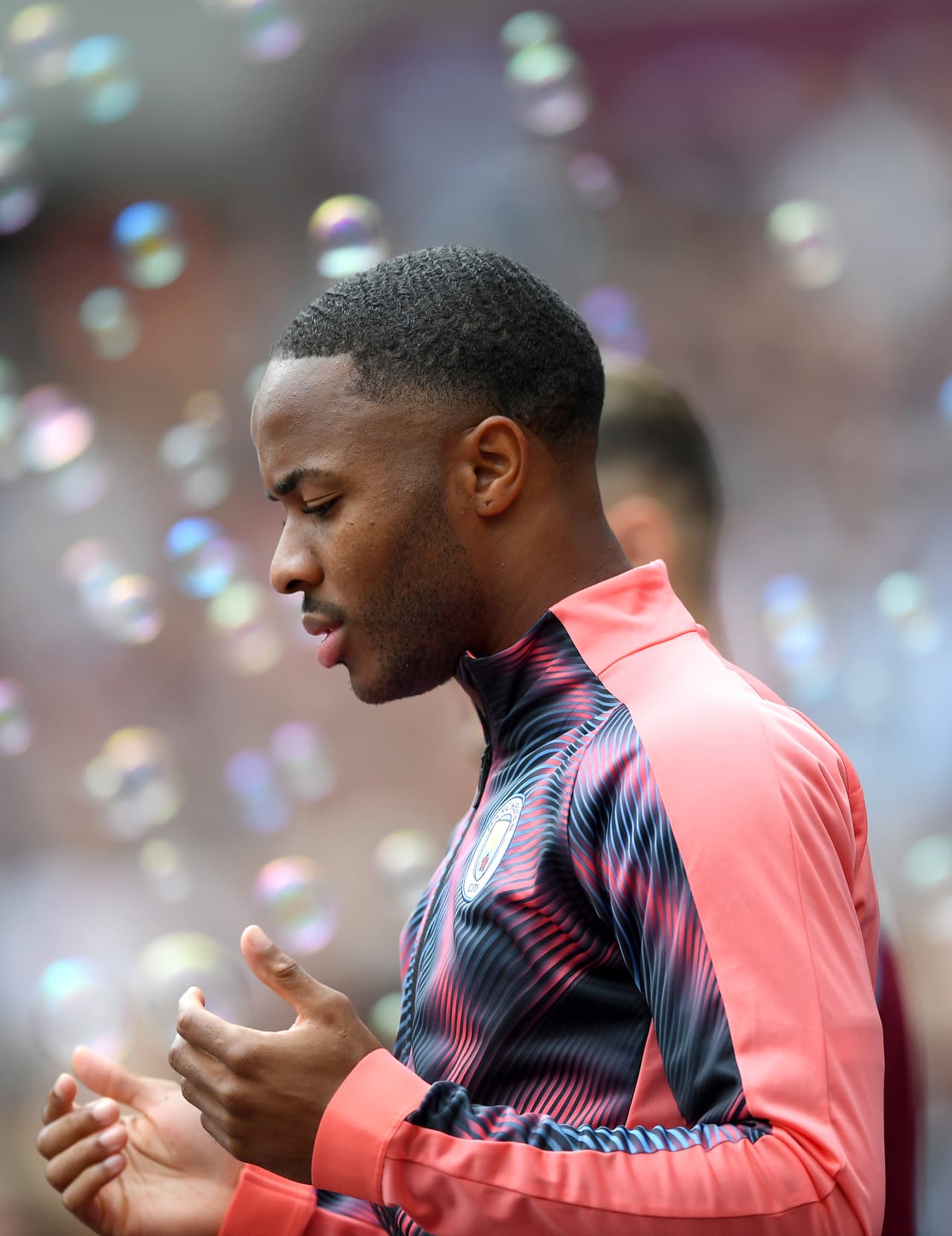 Manchester City venció 5-0 al West Ham con hat-trick de Raheem Sterling. Chicharito jugó 25 minutos con los Hammers.